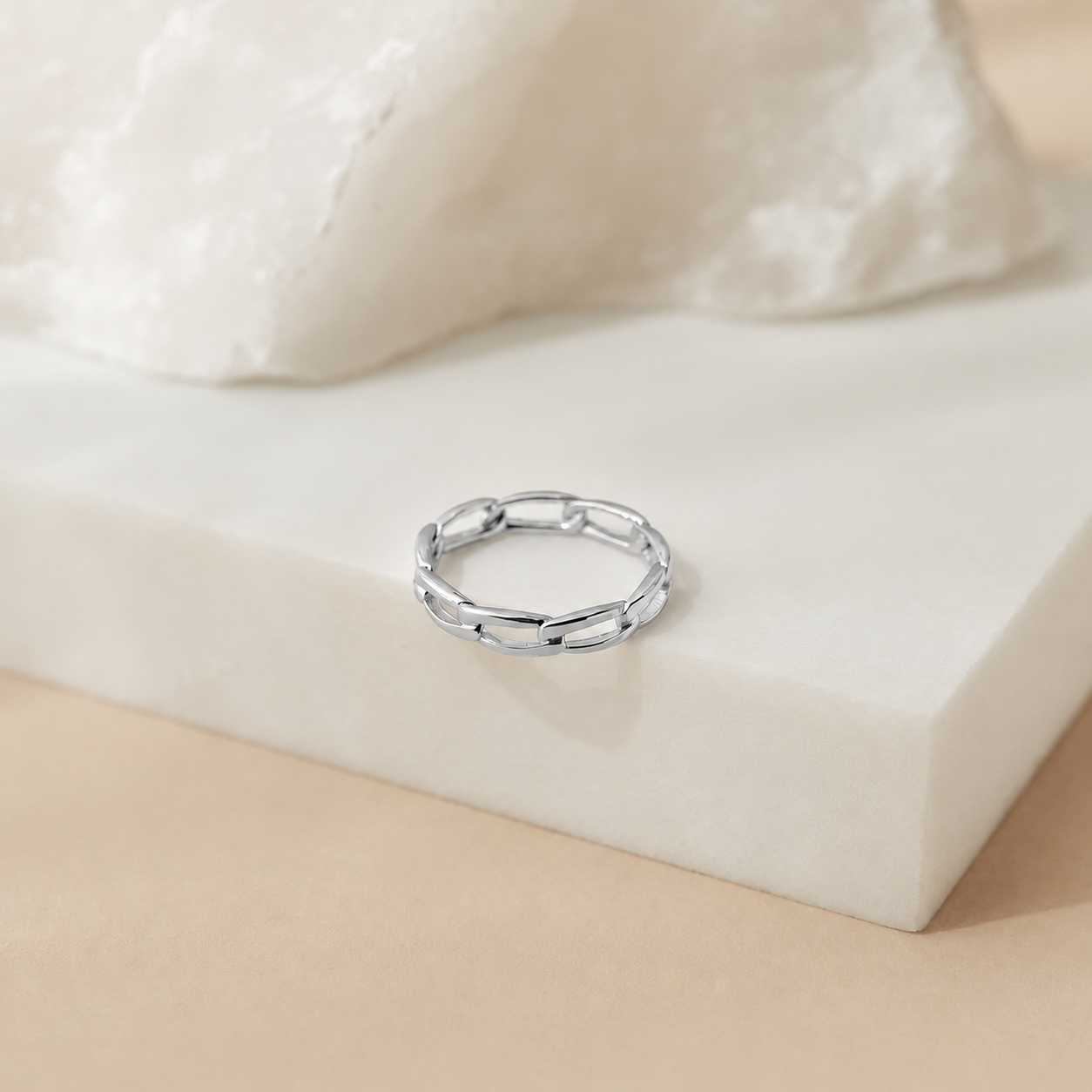 Elegant Link Ring