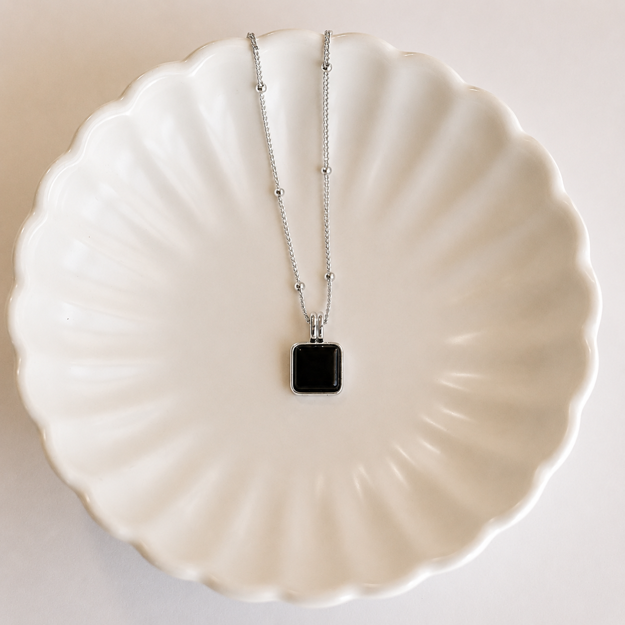 Waverly Black Necklace