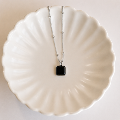 Waverly Black Necklace