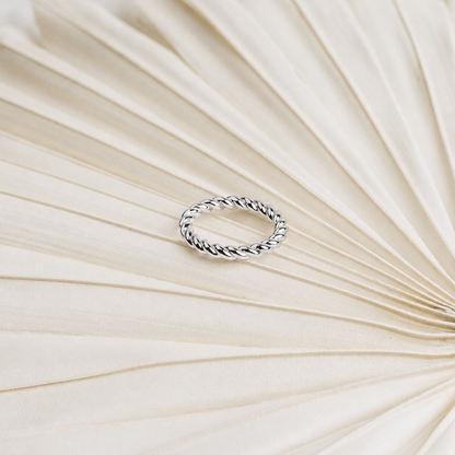 Tia Thick Twist Ring