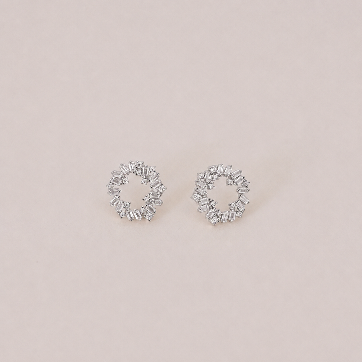 Reina Cluster Studs