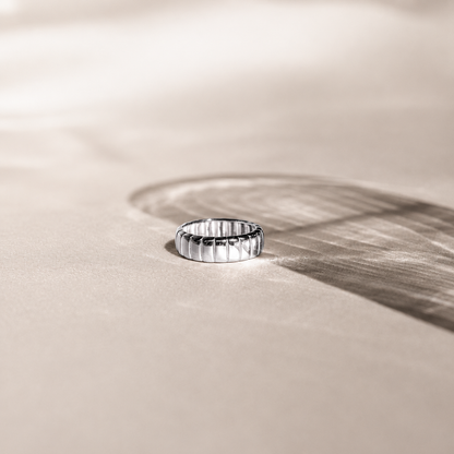 Audrey Simple Statement Ring