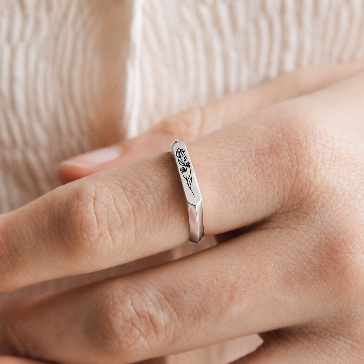 Eternal Remembrance: The Personalized Bar Ring