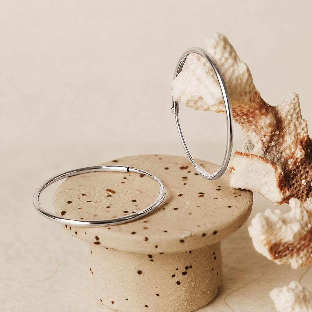 Large Thin Hoop in white gold