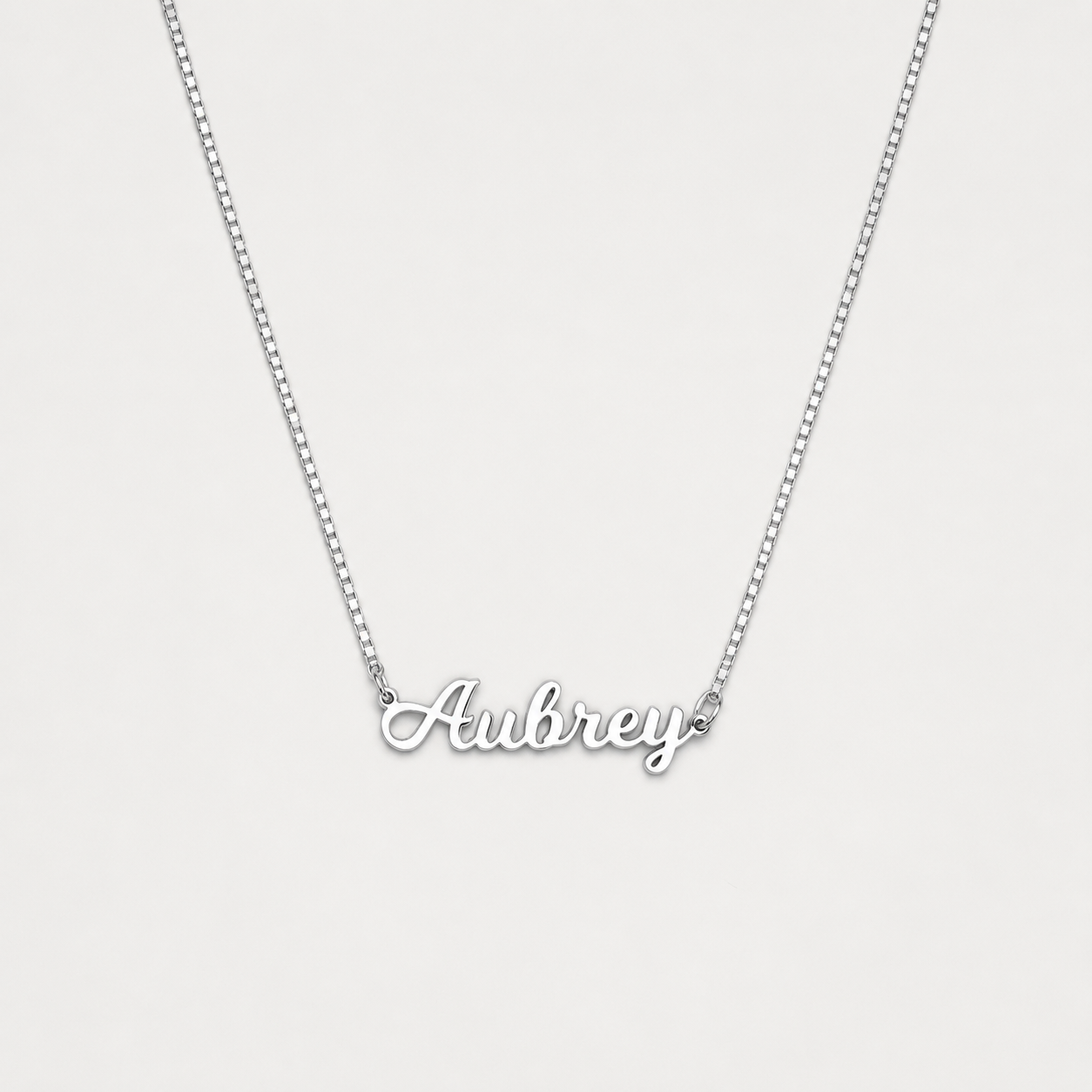 Mellow Name Necklace in Box Chain