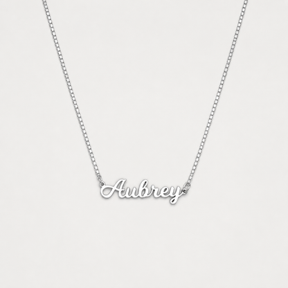 Mellow Name Necklace in Box Chain