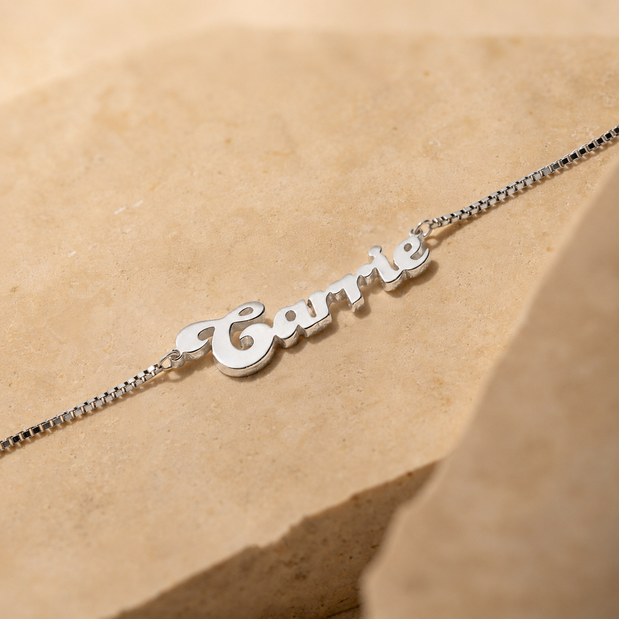 Groovy Name Necklace in Box Chain